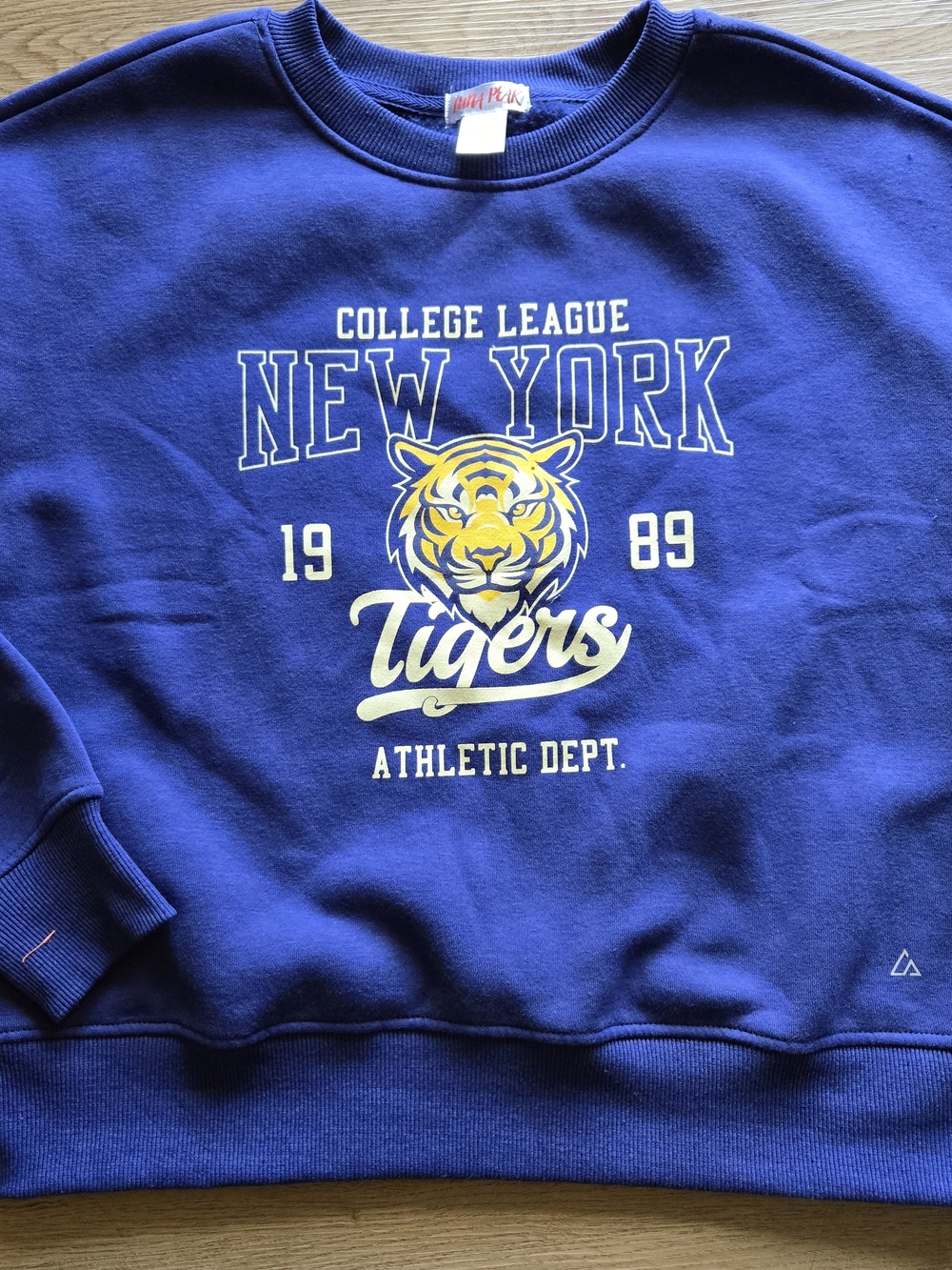 Luna Peak Women's College League New York Tigers Purple Crewneck Sweatshirt LG